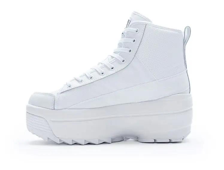 Zapatilla Fila Zora Trail Hi Mujer Mono Blanco